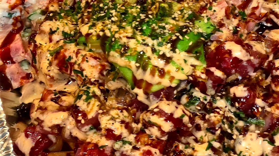 Half & half poke nachos